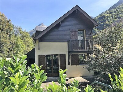 Chalet for 6 people in Cauterets with free parking space