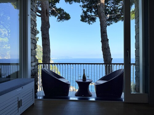 Villa Zoagli private access to the sea: Your Paradise on the Shore
