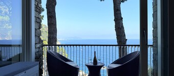 Villa Zoagli private access to the sea: Your Paradise on the Shore