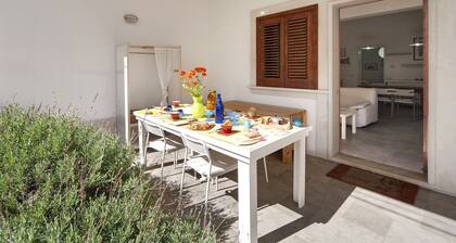 La Mancina est née à seulement 150 mÚtres des fabuleuses plages du village de Marina di Ragusa