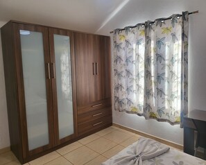 3 slaapkamers, een kluis op de kamer, een strijkplank/strijkijzer