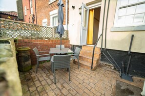 Outdoor dining - Cottage With Sea Views  (Scarborough)