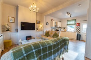 Smart TV, fireplace, DVD player, books - Cottage With Sea Views  (Scarborough)