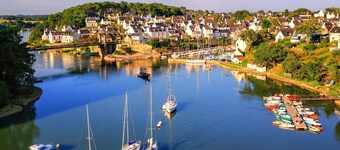 ON FOOT FROM THE PORT OF VANNES - PARKING - WIFI