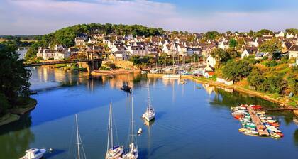 ON FOOT FROM THE PORT OF VANNES - PARKING - WIFI