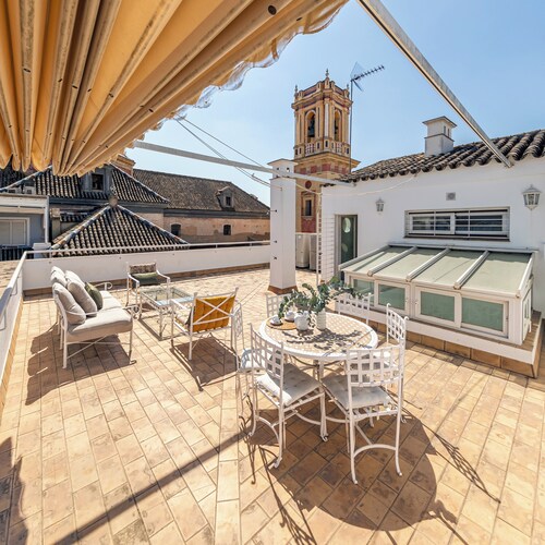 Luxury House in Seville Centre Opposite Historical Buildings. Ample Roof Terrace