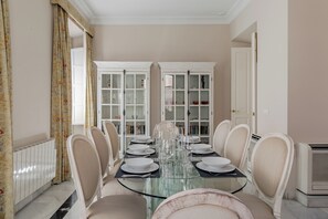 Dining - Luxury House in Seville Centre Opposite Historical Buildings. Ample Roof Terrace (Sevilla)
