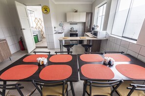 Kühlschrank, Mikrowelle, Geschirrspüler