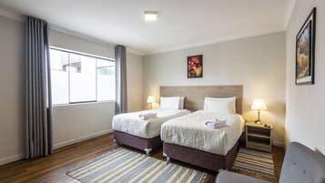 4 bedrooms, free WiFi, bed sheets