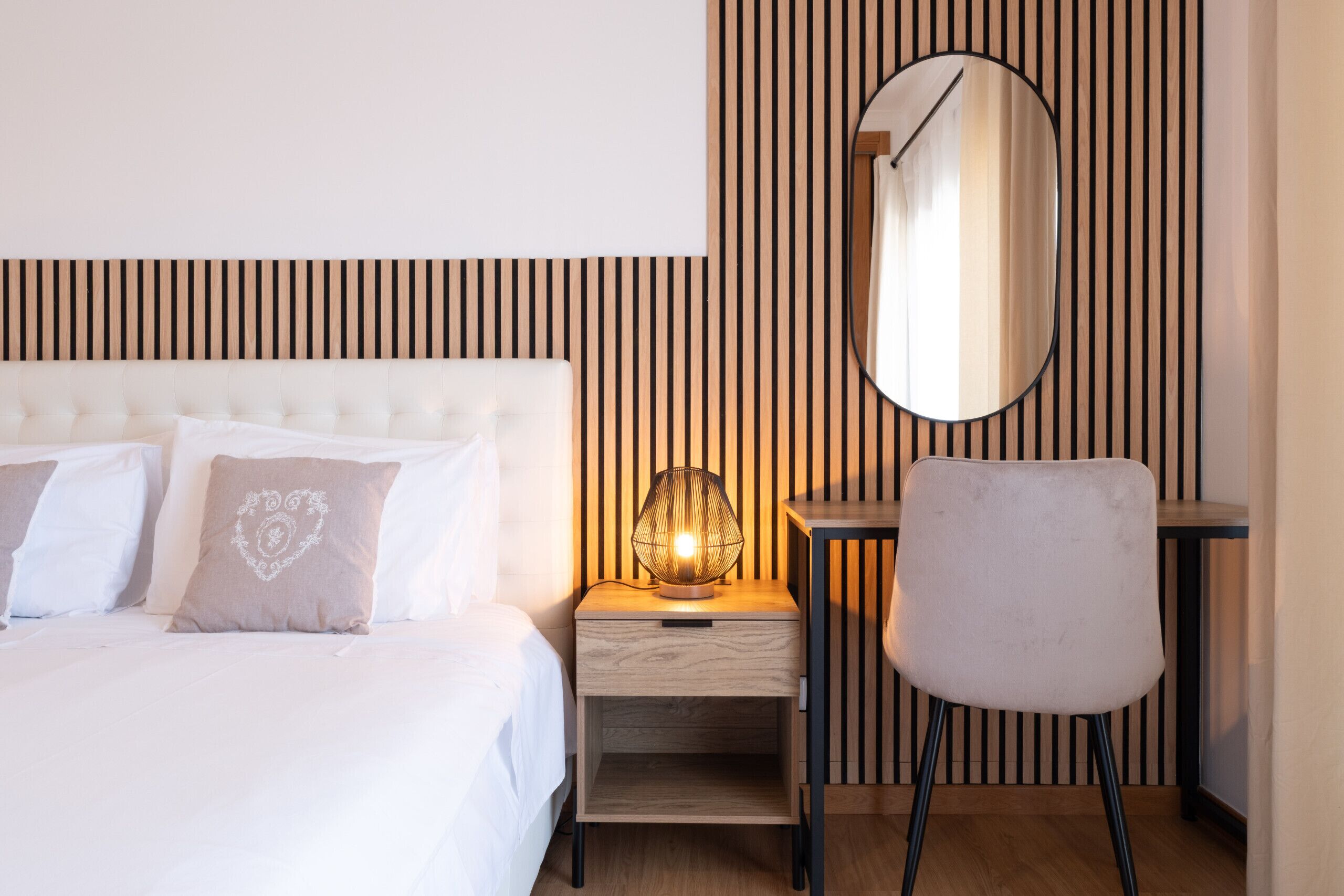 1 室のベッドルーム、セーフティボックス (室内)、アイロン / アイロン台、旅行用ベビーベッド