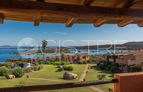 Apartment on the sea, with swimming pool and sea view wi fi