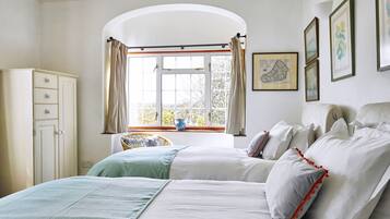 6 Schlafzimmer, Schreibtisch, Bügeleisen/Bügelbrett, kostenloses WLAN