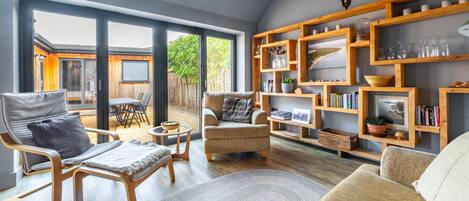 Télévision, cheminée