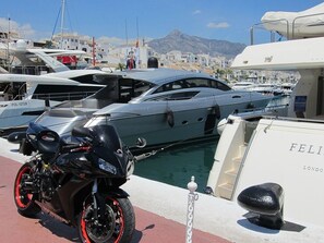 Marina - Luxury Ground Floor Beach Apartment with 2 Private Terraces-San Pedro, Marbella. (Marbella)