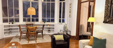 Smart TV, DVD player, books