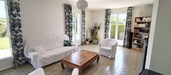 Tilava talo Normandiassa Caenin laitamilla