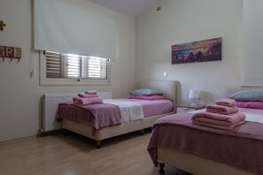 3 bedrooms, in-room safe, desk, iron/ironing board
