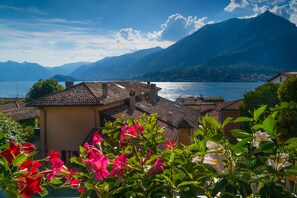 A lakeside view with buildings and mountains in the background. - BELLAGIO'S SUNSET, appt with terrace and view of the lake in  Bellagio (Bellagio)