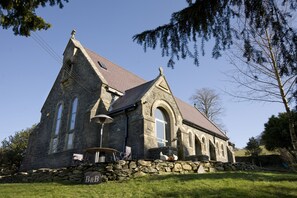 Exterior - Ancient and modern stylishly combine in this beautiful Church in Snowdonia (Betws y coed)