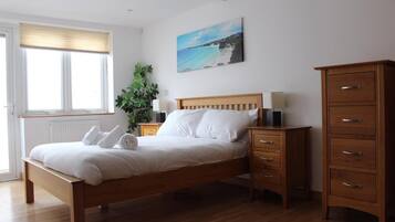 4 bedrooms, iron/ironing board, travel crib, free WiFi