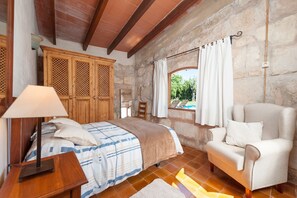 3 chambres, fer et planche à repasser, Wi-Fi gratuit, draps fournis