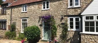 Cottage I Village Beliggenhet omgitt av vakker natur