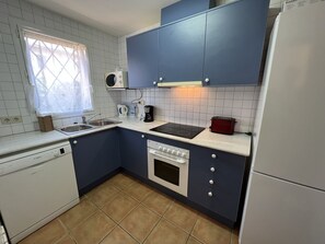 Frigorifero, microonde, forno, lavastoviglie