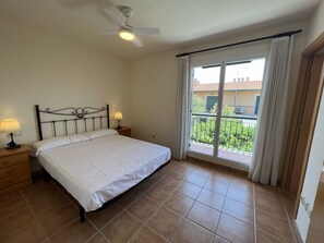 3 camere, ferro/asse da stiro, Wi-Fi gratuito, lenzuola