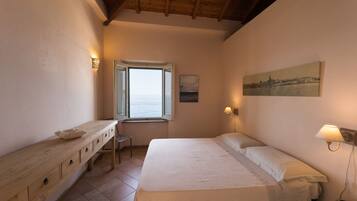 1 camera, una scrivania, ferro/asse da stiro, Wi-Fi gratuito