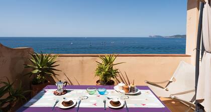 Apartment with terrace and view of the sea