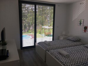 2 bedrooms, soundproofing, iron/ironing board, free WiFi