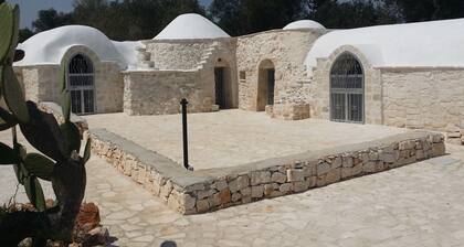 Trulli Momenti delle Stelle, private 12 m Pool, BBQ, roofed outside Kitchen