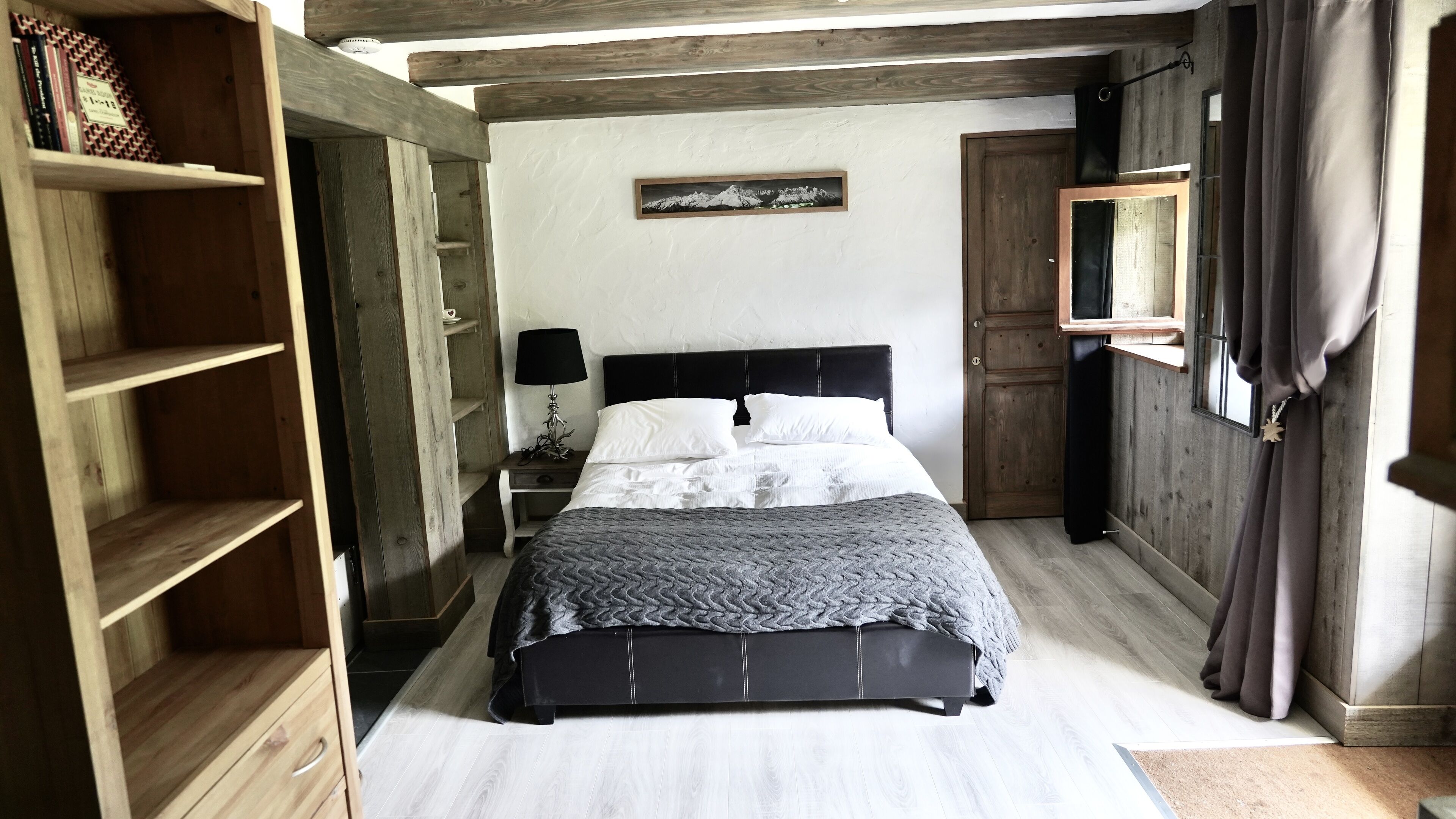 5 chambres, bureau, fer et planche à repasser, Wi-Fi gratuit