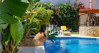 Magnifique villa de 6 chambres avec piscine, proche Ă pied plage et golf