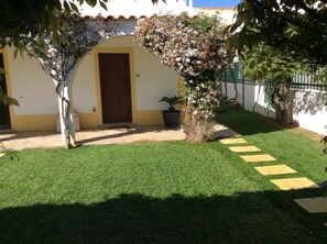 Exterior detail - Stunning 6 bed villa with heatable, fenced, pool, 650m to beach.  11362/AL (Manta Rota)