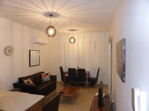 Smart TV, DVD player - The complex has a sauna and fitness room, health spa, jacuzzis, outdoor pools, (Mandria)