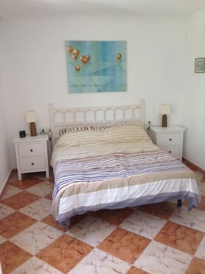 3 slaapkamers, een kluis op de kamer, een strijkplank/strijkijzer