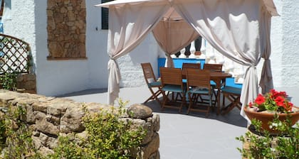 Casa Niperu en el campo a pocos metros de las playas de Cala Ginepro