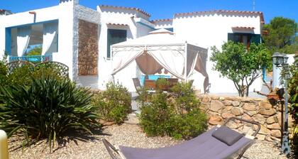 Casa Niperu in the countryside a few meters from the beaches of Cala Ginepro