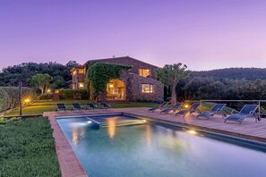 Piscine extérieure, piscine chauffée