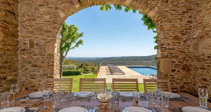 Can Lledo - Upea tilava rinteessä sijaitseva huvila, josta on upeat näkymät