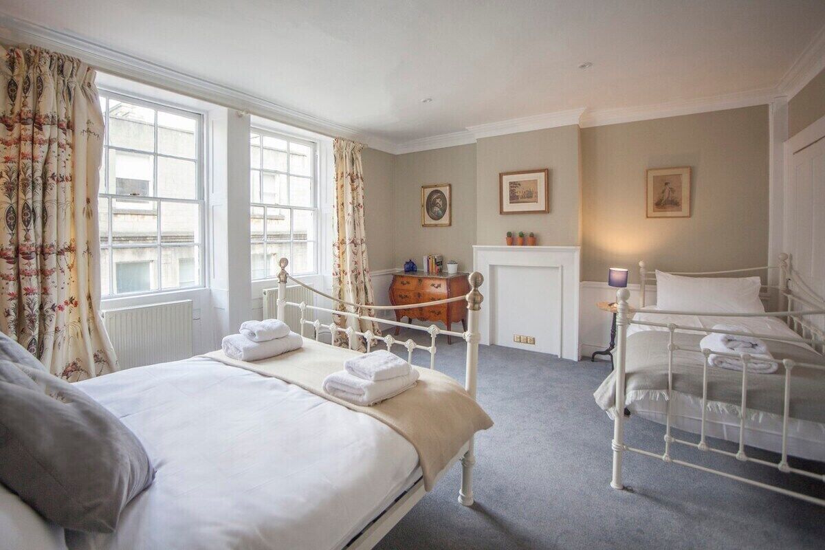 4 bedrooms, iron/ironing board, travel crib, WiFi (free)