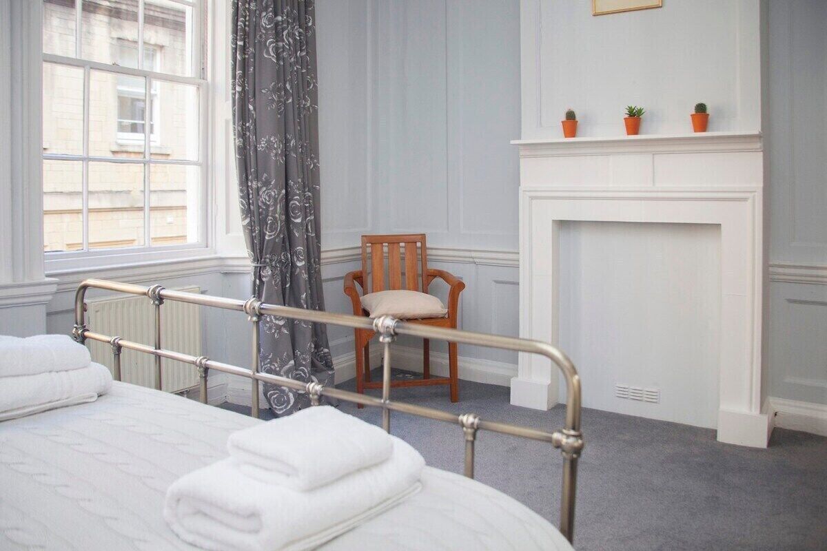 4 bedrooms, iron/ironing board, travel cot, free WiFi