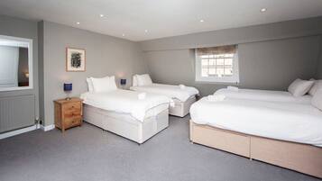 4 bedrooms, iron/ironing board, travel crib, WiFi (free)