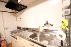 Fridge, microwave, stovetop, electric kettle