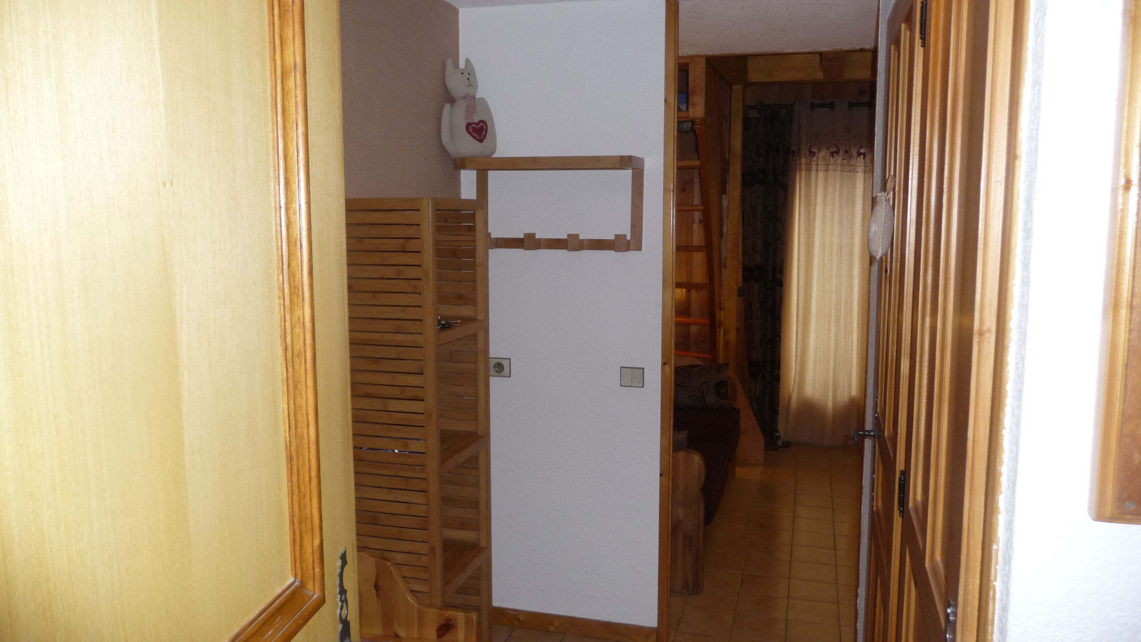 DUPLEX F3/4, TOUT À PIED, 150M DU CENTRE DU VILLAGE,TRES BEL ENVIRONNEMENT CALME