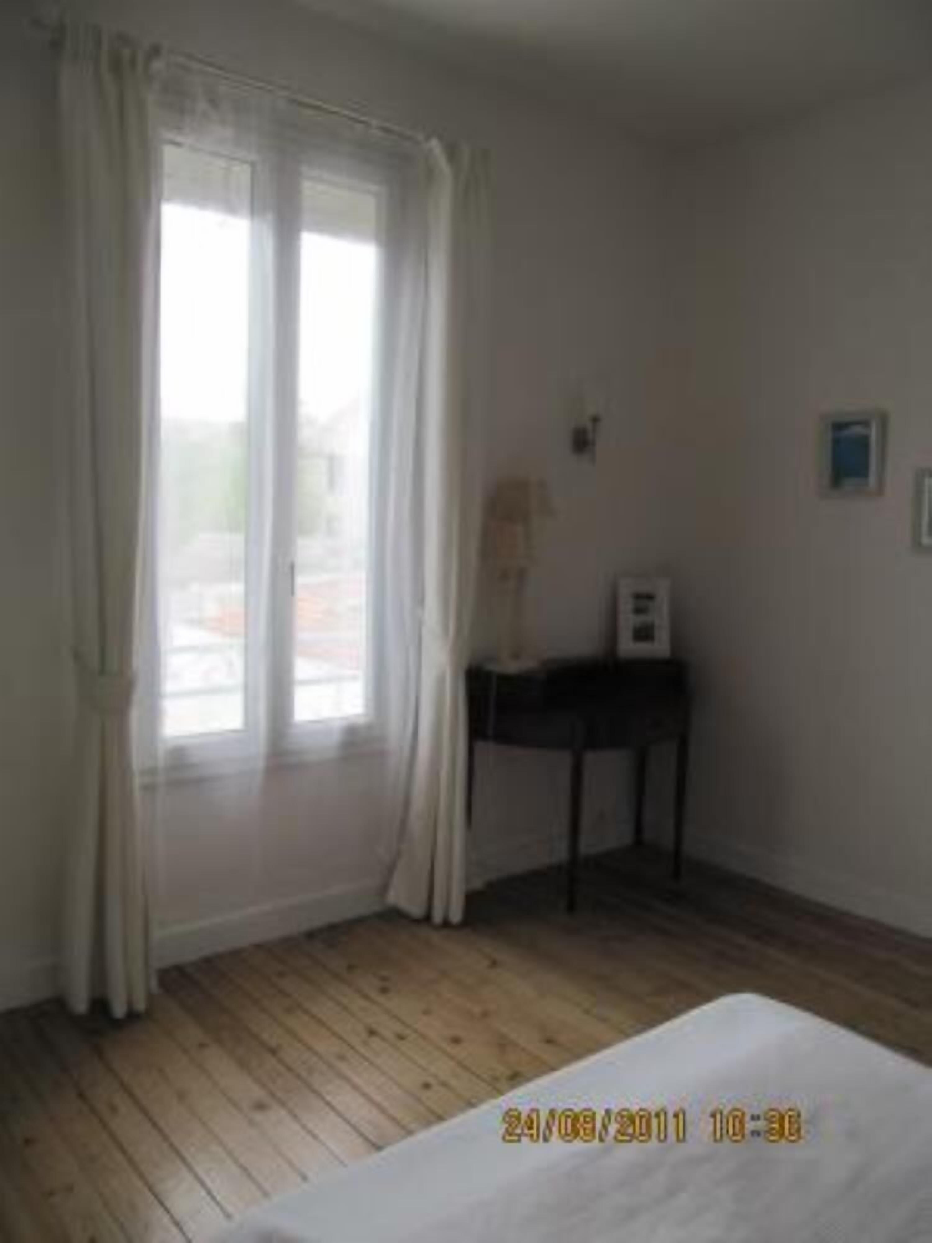 Royan: House / Villa ROYAN NEAR NICE SANDY BEACH and COMMERCES