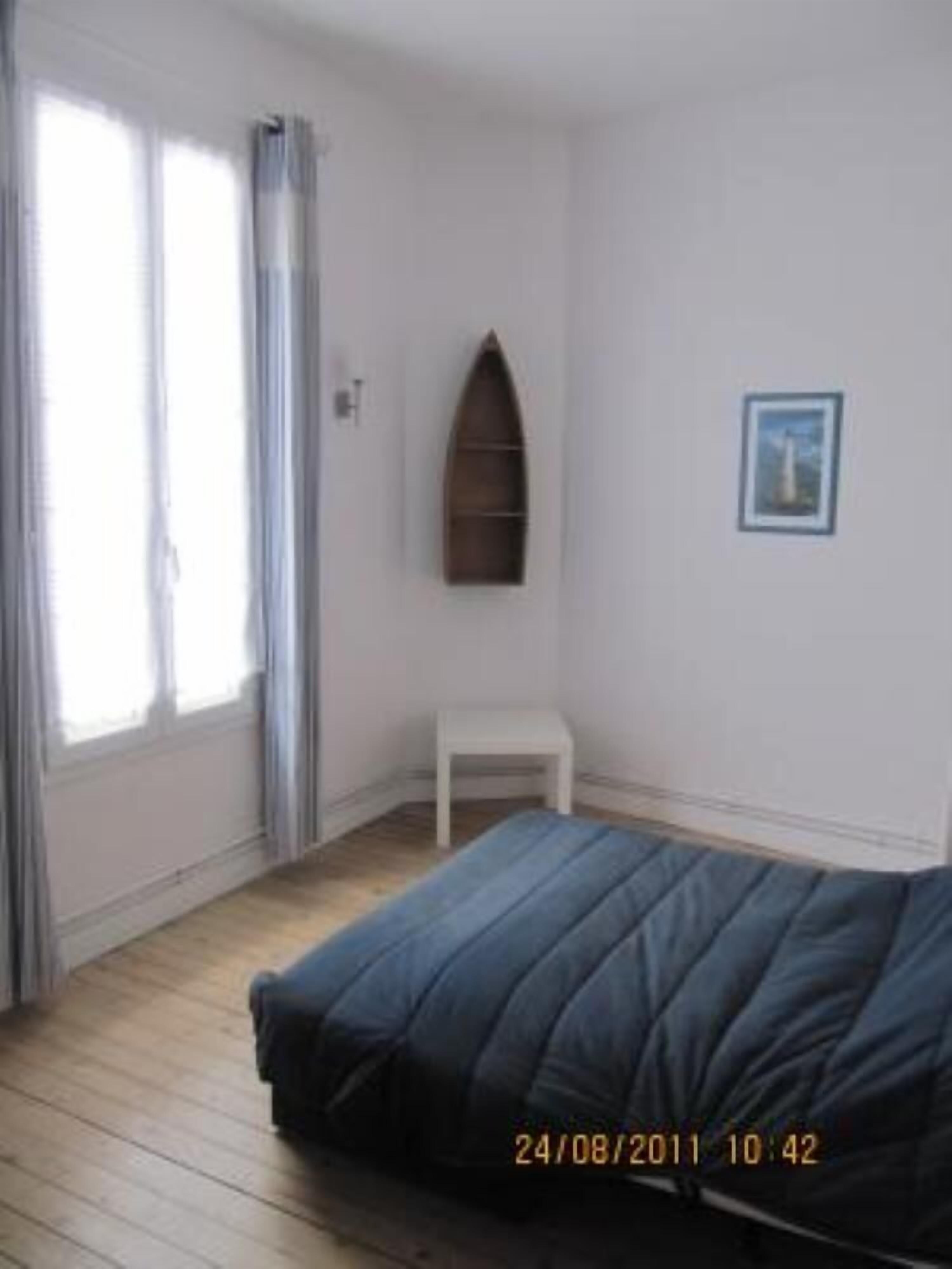 Royan: House / Villa ROYAN NEAR NICE SANDY BEACH and COMMERCES