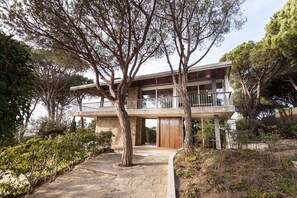 Exterior - ROMANI - House with private pool. Capacity up to 17 people. 20 minutes Barcelona (Cabrils)