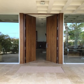 Exterior detail - ROMANI - House with private pool. Capacity up to 17 people. 20 minutes Barcelona (Cabrils)